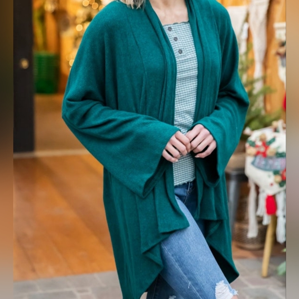 New Oversized green cardigan. Small